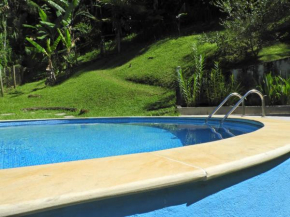 Casa na Praia Vermelha com Piscina 120m do Mar para 06 Hóspedes